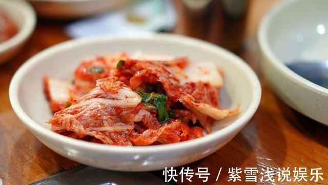 血压升高|高血压人群须知:4物请撤下饭桌,管住嘴,血压兴许乖乖“听话”