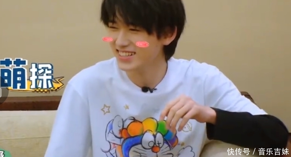 宋亚轩 杨紫居然比黄子韬大一岁,比宋亚轩大一轮,童年女神遭受年龄暴击