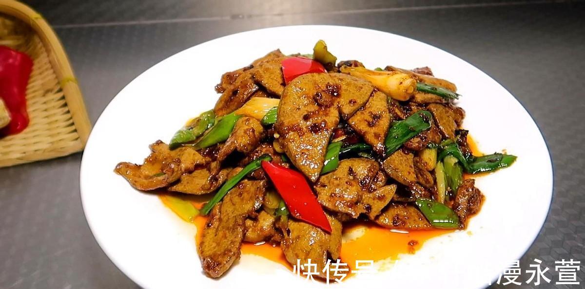 猪肝怎么炒才能滑嫩不硬大厨教你一招,美味又下饭