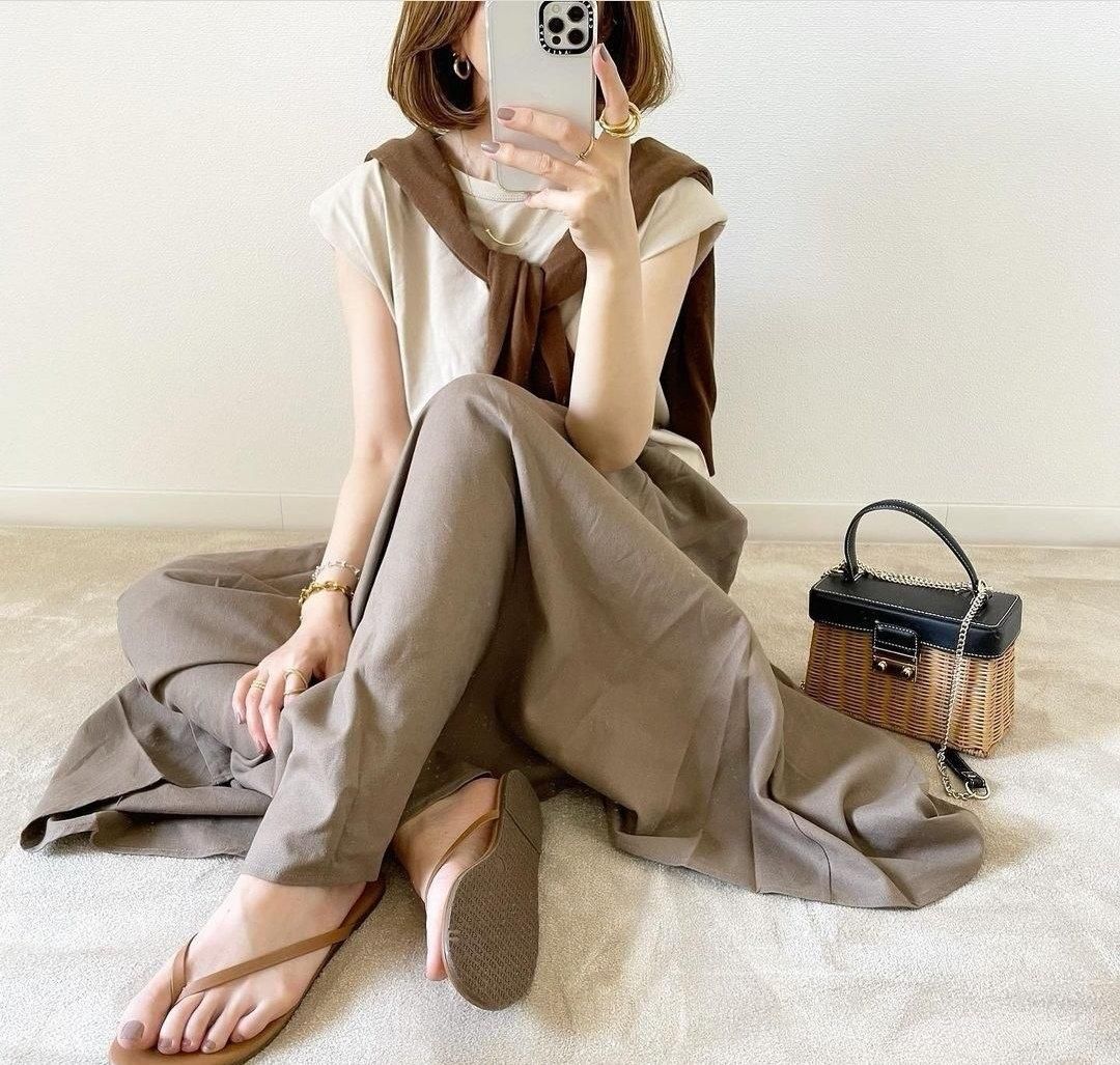 毛衣|夏日叠穿朝谁看齐？除了这位博主姐姐，其他人的穿法都不接地气