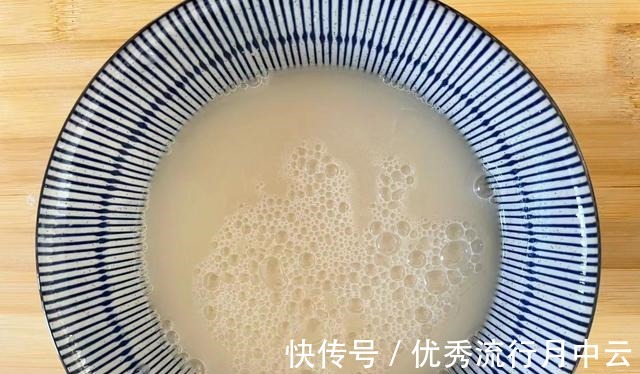 自从学会这个烤饼的做法，早餐更美味了，外皮酥脆，内里多层柔软！