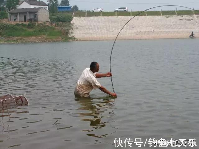 人在水中不是鱼的对手!一周内数人因“钓鱼”溺亡,最小的仅19岁