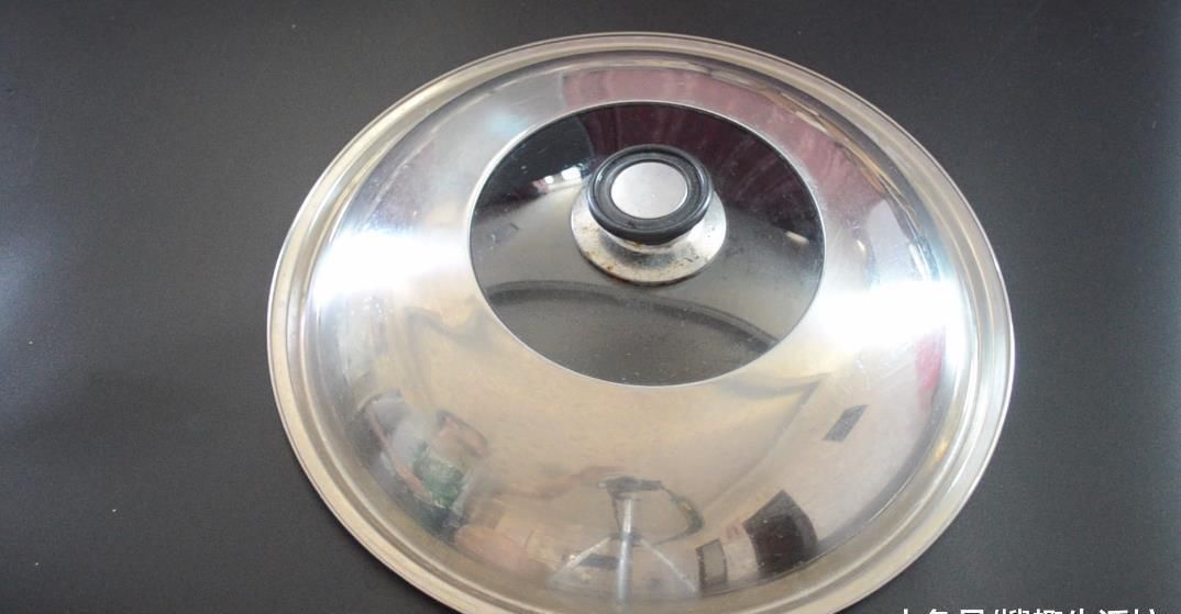 洗菜池边上放一个油桶提手, 作用太棒了, 解决了很多家庭的烦恼