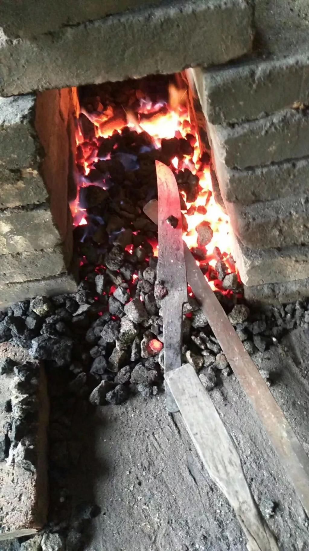 折叠锻打|男人的最爱——被称为战术刀之王的博伊刀