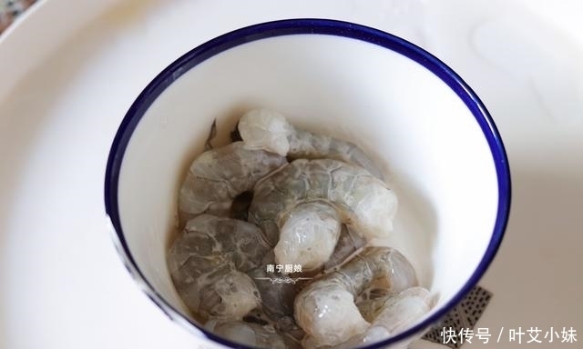  大人|秋天吃肉不如吃这碗鸡蛋羹，鲜嫩爽滑又营养美味，大人小孩都爱吃