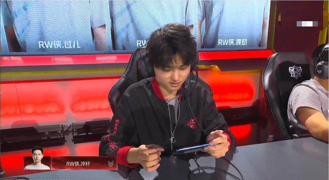 场比赛|KPL：RW侠新人登场，大力出奇迹力克WE，EDGM出局预定
