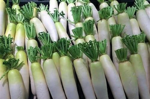 护肤|人到中年,适合常吃3种食物,疏通血管,补血护肤,安神助睡眠