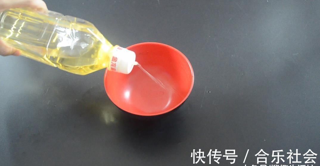 瓶盖上面戳一个洞, 没想到还有这个作用, 看完你会感谢我的