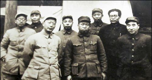 降职|他红军时期10次被降职撤职,从师政委降为战士,55年授衔让人满意