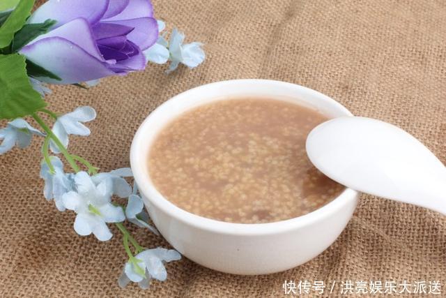 松软|小米别总熬粥了,加1把花生简单一做,松软味美,一碗不够喝!