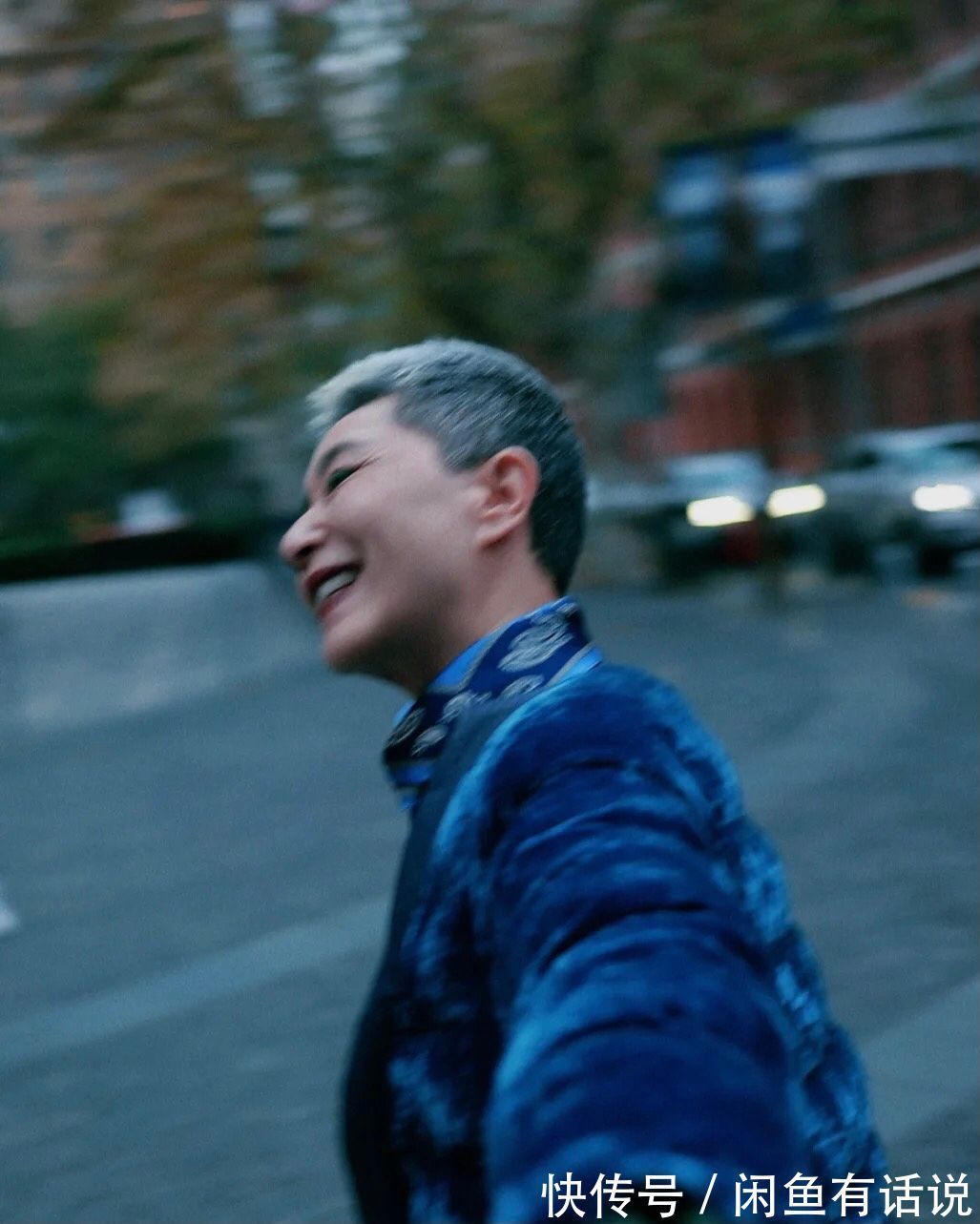 衣服 60岁奶奶把400多一套的衣服,穿出高定感,终于明白气质与钱无关