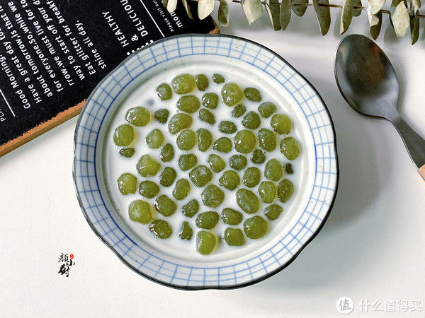 春天，吃得最多的就是它了，搓成小丸子煮一锅，清甜香糯，真好吃
