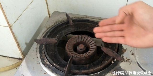 油污|抓紧在燃气灶上倒点白醋,10个家庭9个家庭不懂,学会受用一生!