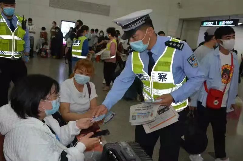 初晓林|节日我在岗丨每天3万步，坚守主城区的西大门！