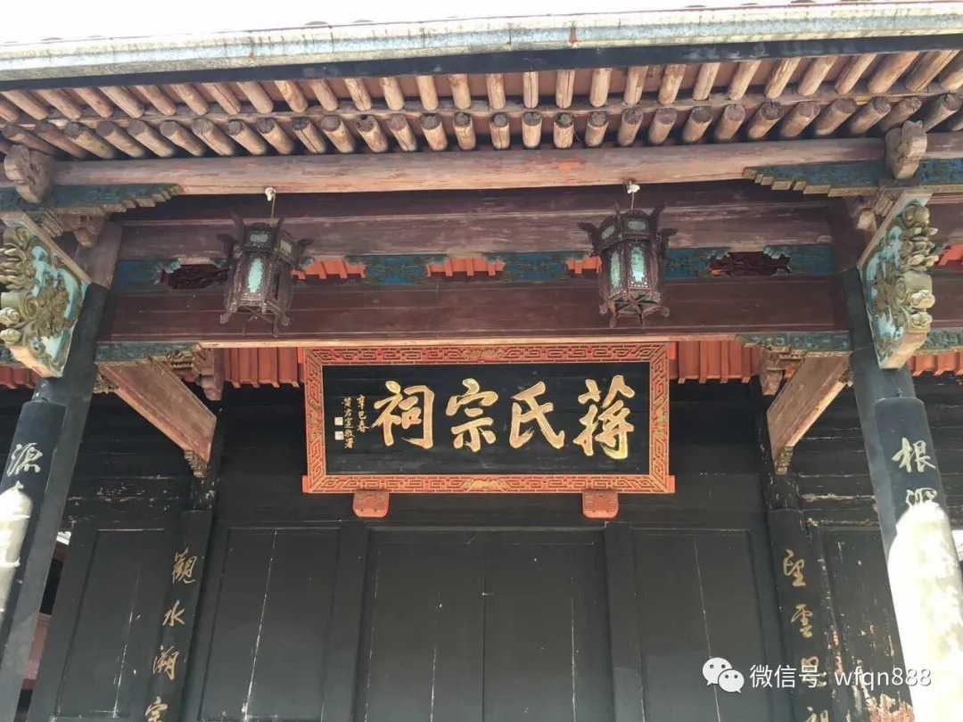 彡姐$中国有一个姓氏,非常简单,只有三笔,却没有几个人能读对