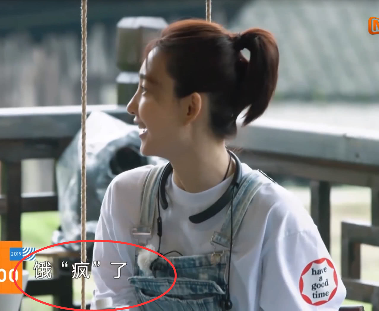 陳喬恩先吃飯后干活!有誰聽到王麗坤小聲說的3個字,徹底看透