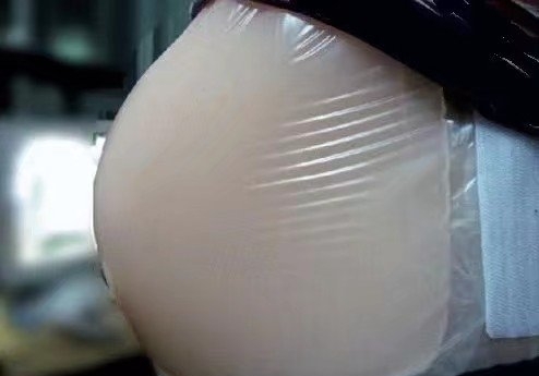 怀孕|女子怀孕一个月,肚子却像“9个月”,掀开衣服,全家人乐了