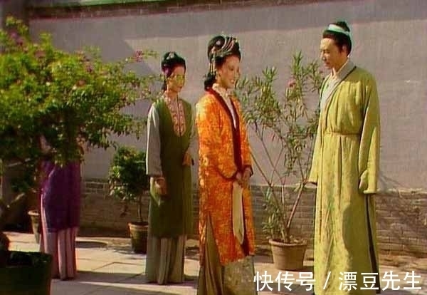 麝香$《红楼梦》中,过个端午节,贾府为何需要大量的冰片和麝香?