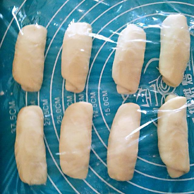 中式|中式特色糕点蛋黄酥,一口咬下酥到掉渣,秘诀全在这1招