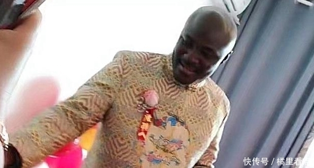 安徽一女子嫁非洲黑人,婚礼现场喜庆祥和,父母喜笑颜开很满意