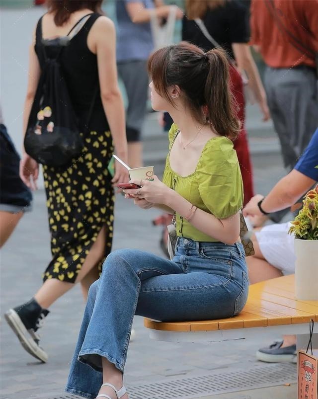 连衣裙 瑜伽裤既清新又美丽,轻盈舒适又大方,令人难忘!