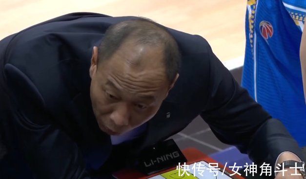 外线|雪上加霜?徐杰受伤离场,杜锋已无人可用,全队外线12投仅2中