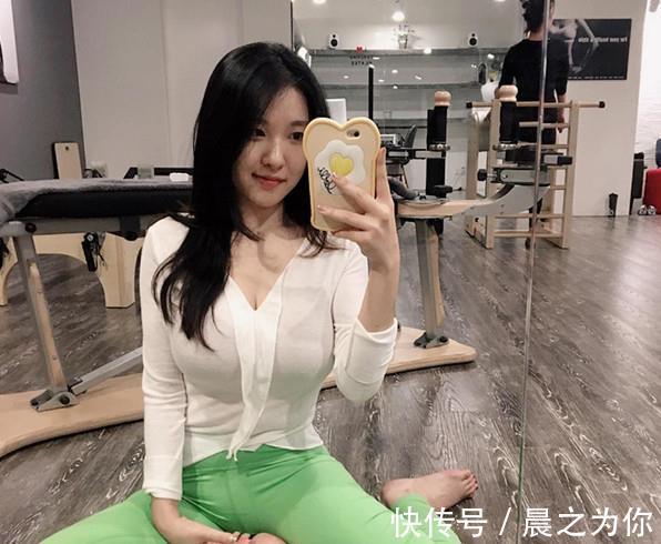 普拉提|32岁阿姨常练普拉提，“葫芦型”曲线非常迷人，被赞微胖女神！