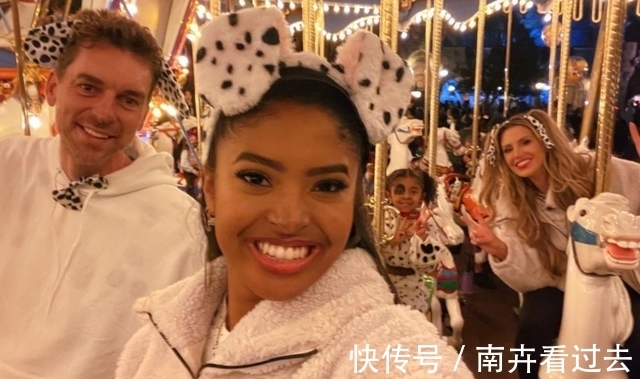 瓦妮莎|暖心!加索尔帮大嫂带娃,教科比长女打高尔夫,陪孩子坐旋转木马