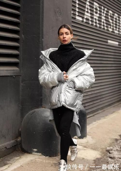 黑裤|称霸衣柜的“万能小黑裤”,搭配大衣羽绒服时髦又显瘦,太上头了