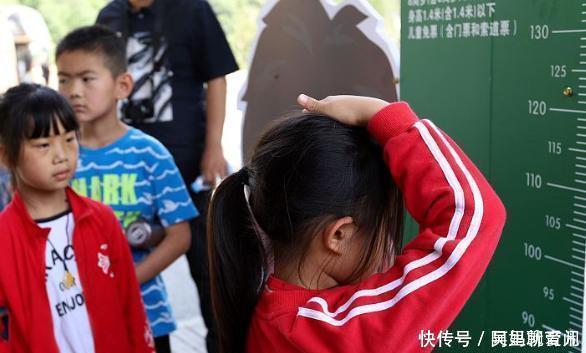 “长个先长脚”,现在孩子普遍脚大,真能长高个吗看后就明白了