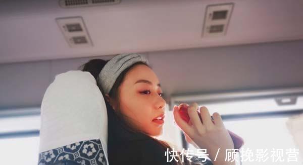 她是庾澄庆战队的王牌，高考拿到全国第一，曾与郎朗同台演奏