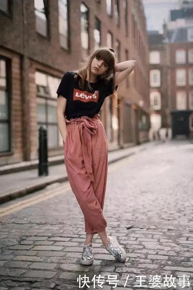 阔腿裤不受宠了!今年最流行的裤子叫“花苞裤”,谁穿谁时髦