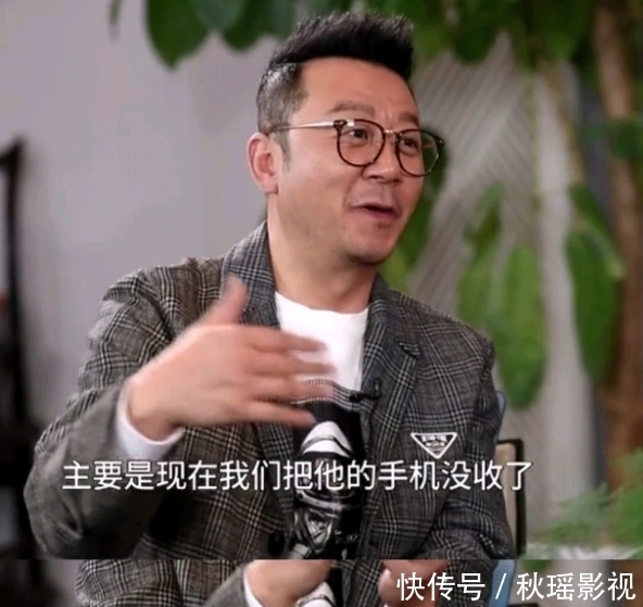 爸爸去哪儿 好久不见:还记得《爸爸去哪儿》的石头吗?如今比老爸郭涛还高…