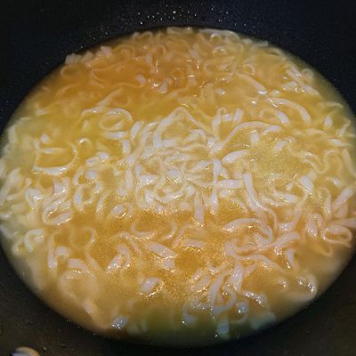 金汤花胶鸡火锅面