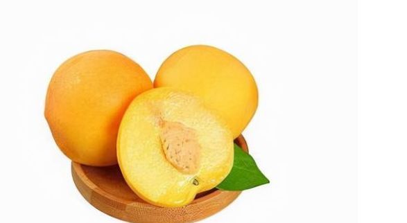 回家过年|新的一年新的目标,3种吉吉果放在客厅里,寓意大吉大利喜气盈盈