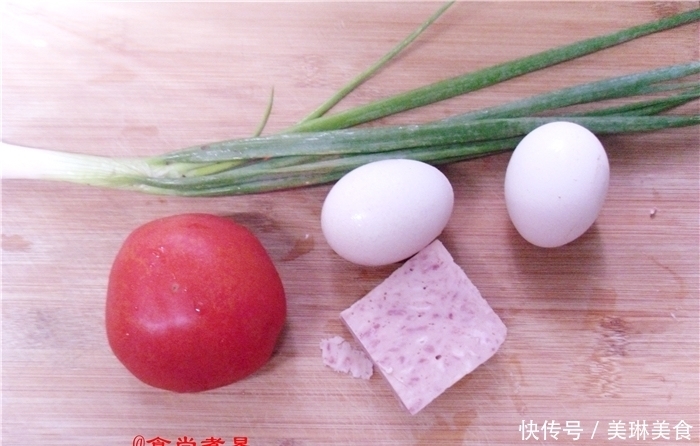 鸡蛋番茄新做法,老人小孩都喜欢,香嫩开胃超简单,上桌就抢光