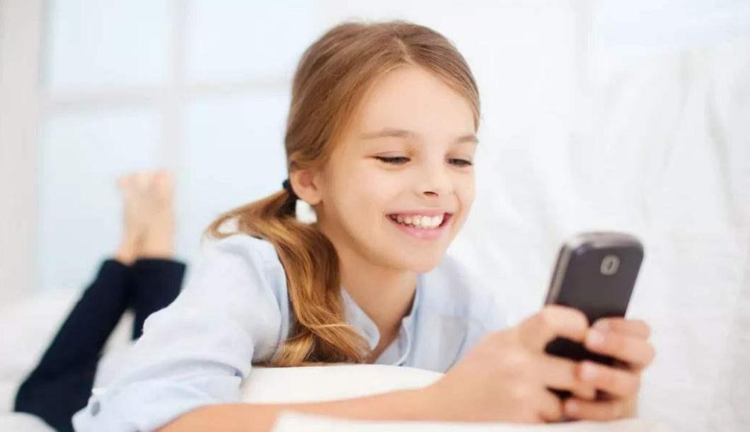 不良网站|孩子被窝看“不良网站”,手机上的痕迹抹不掉,父母要关注