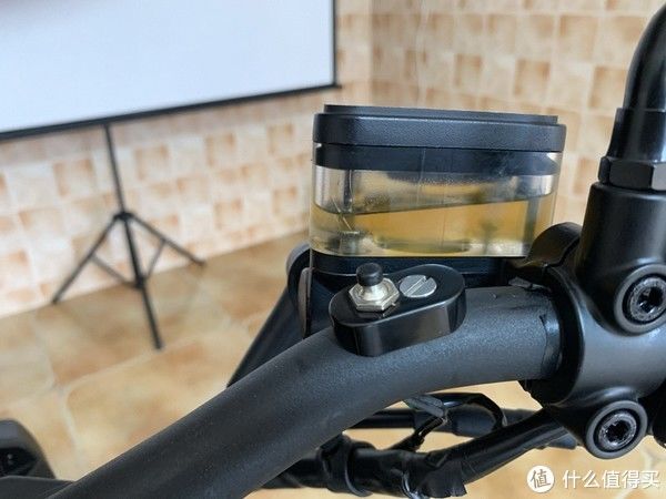 摩托车|改造专属小空间之捡垃圾回车库