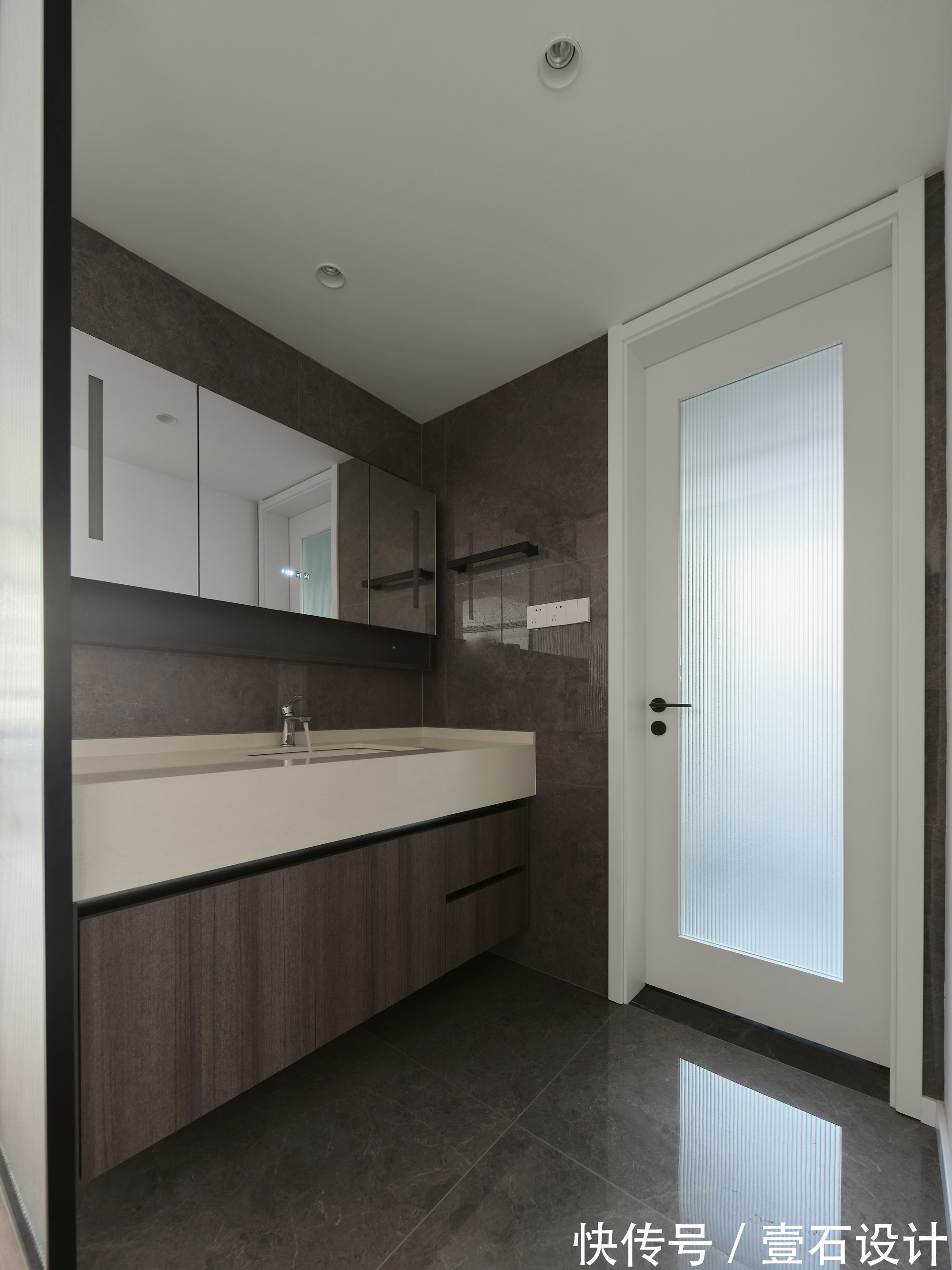 背景墙|129㎡现代简约风，空间互换优化采光