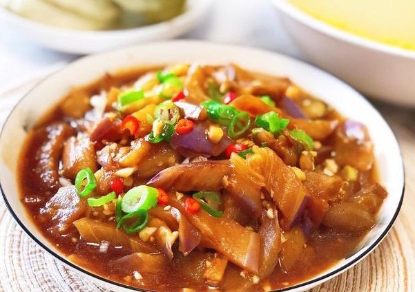 烧茄子“家庭少油”版,香味不靠油炸,全靠滋,为家人2分钟学会