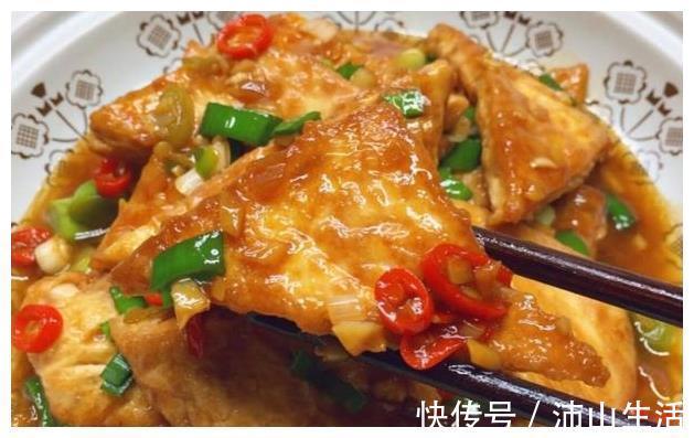 肉丁|美食推荐：炒河粉、家常焖豆腐、酱爆黄瓜肉丁、肥牛金针菇的做法