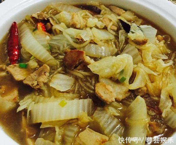 它和白菜炖,暖胃又驱寒,隔天吃一次,小肚子消失,口臭绕路走