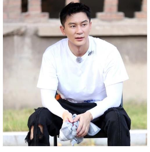 飞行嘉宾|魏大勋当导游被吐槽，陈飞宇笑着让其道歉，节目组玩得有点尬？