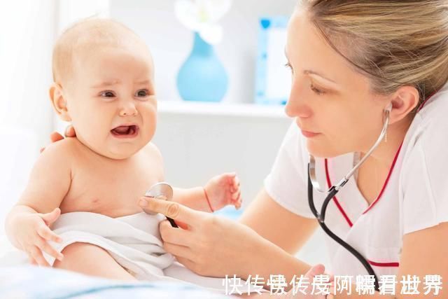 婴幼儿|孩子身体出现这3种信号,是过度喂养迹象,父母别坑了娃还不自知