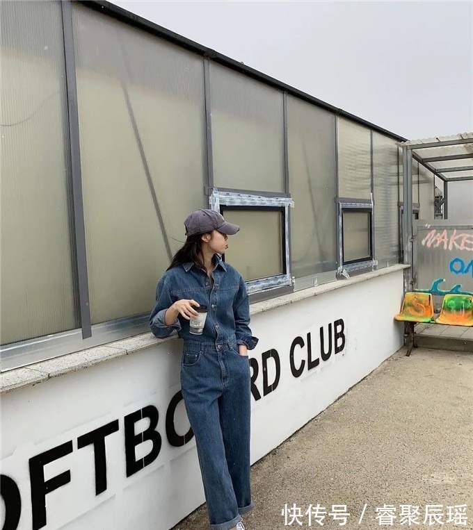 裤装|九分裤+平底鞋，才是中年女人应有的穿搭，优雅知性还减龄