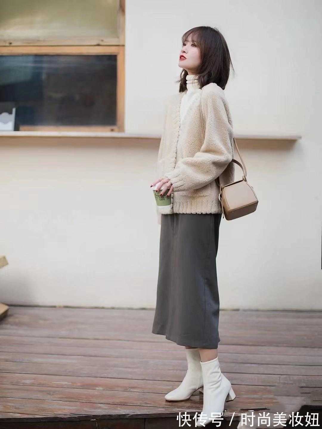 女生们|160的小个子,建议多穿“短外套+半身裙”,显高又提升气质