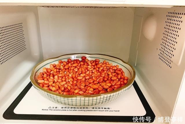 炸出来的花生米|炸花生米时,不要直接炸,多加一步,花生酥脆,放一周都不返潮