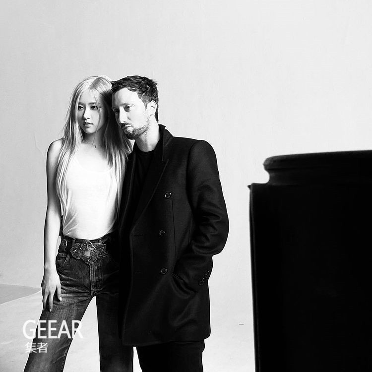 Rosé也多了美妆大使的头衔,毫无疑问是最适合她的品牌!