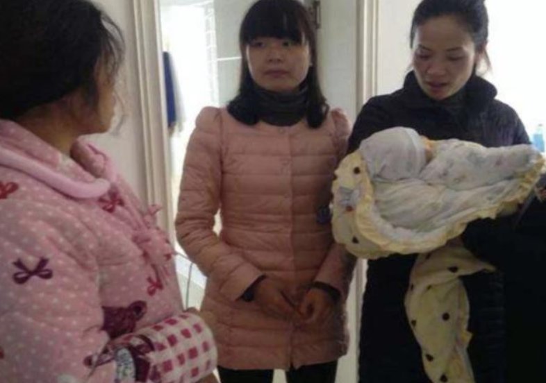 顾月子|70岁老人埋怨儿媳不孝顺，含泪哭诉，儿媳回怼：月子仇我记一辈子