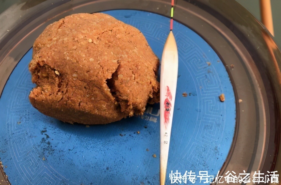 听说鲫鱼很难钓？饵料这样搭配，上鱼速度真的牛！